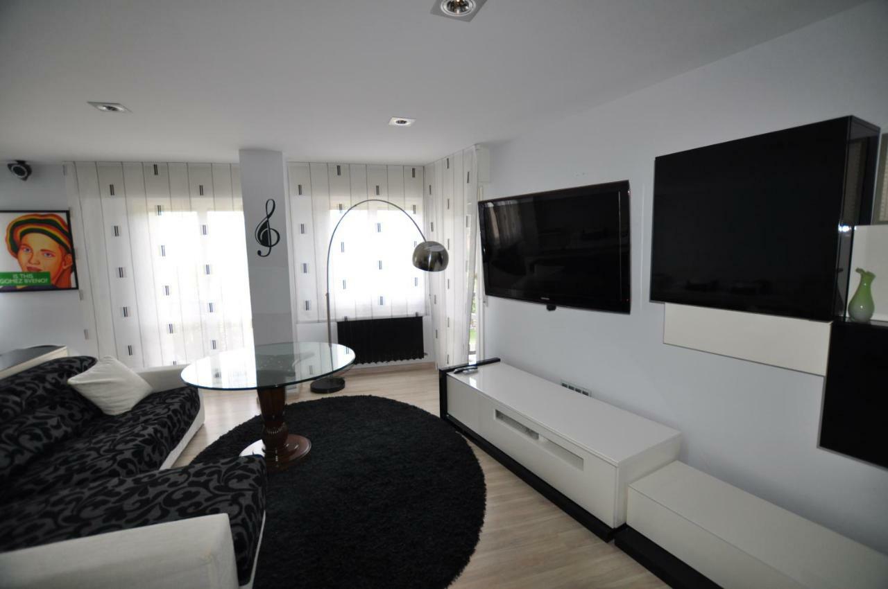 Black And White Suitte "Marques" Noja Exterior foto